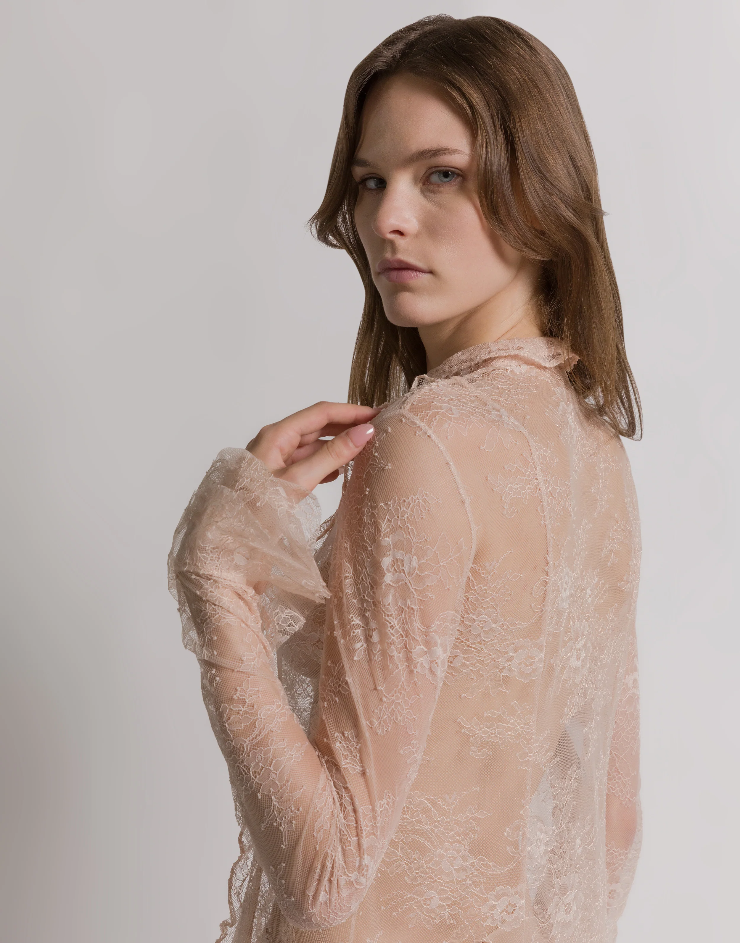 Blusa in pizzo trasparente - Image 3