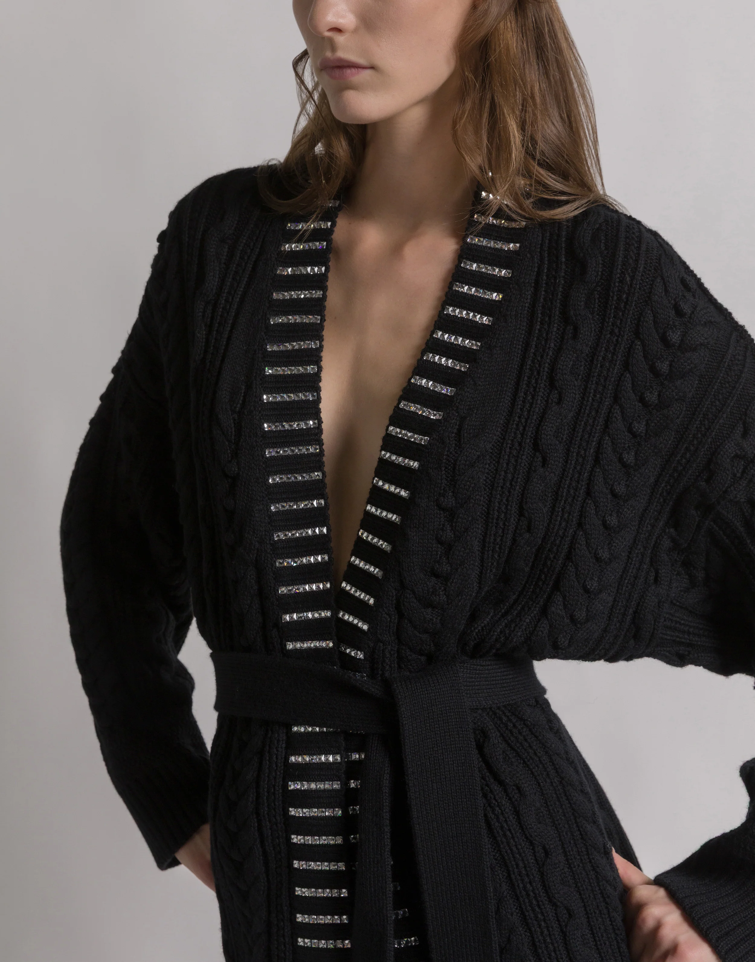 Cardigan in maglia Aran con finiture di cristalli baguette  - Image 3