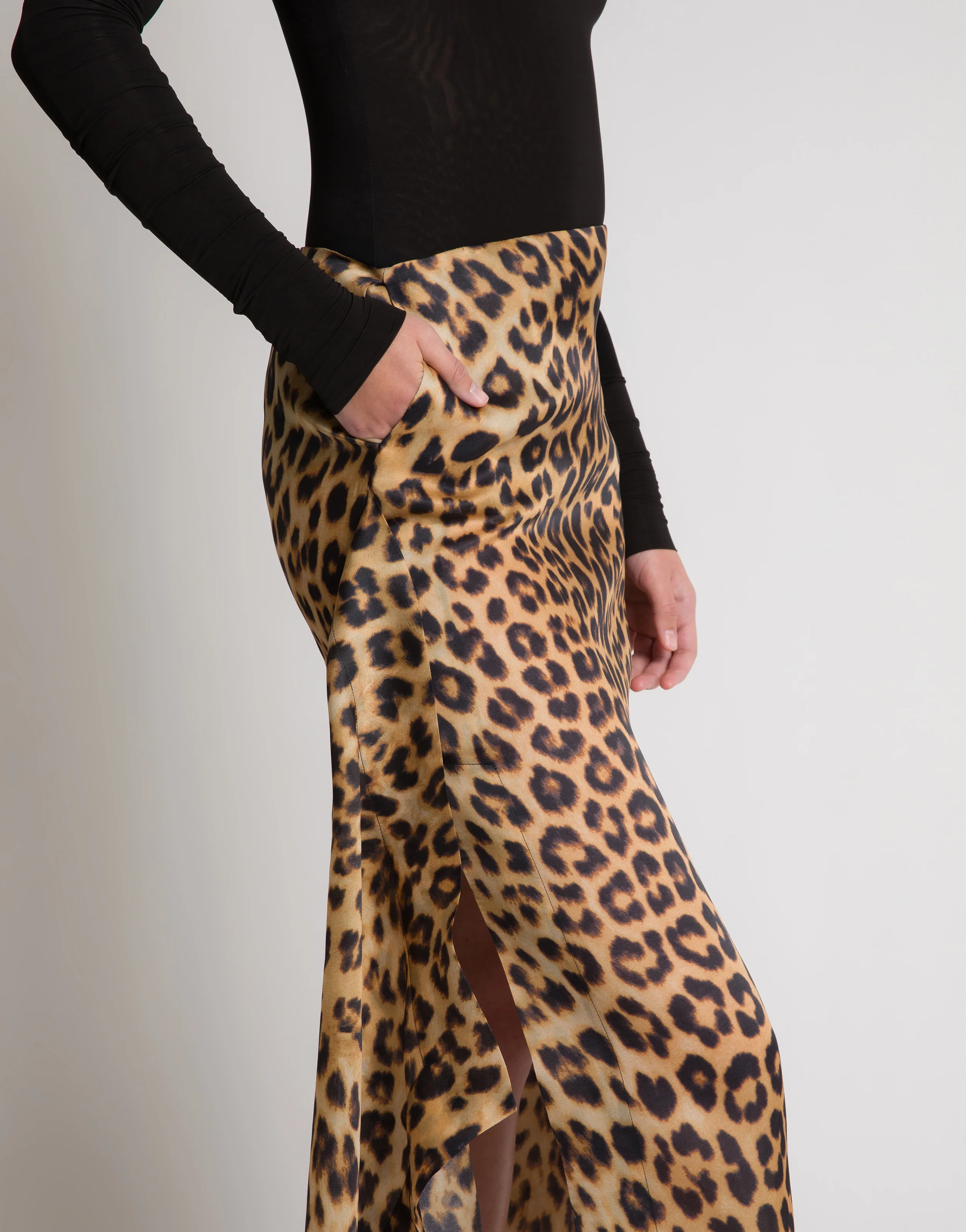 Gonna lunga in seta con stampa leopardata - Image 3