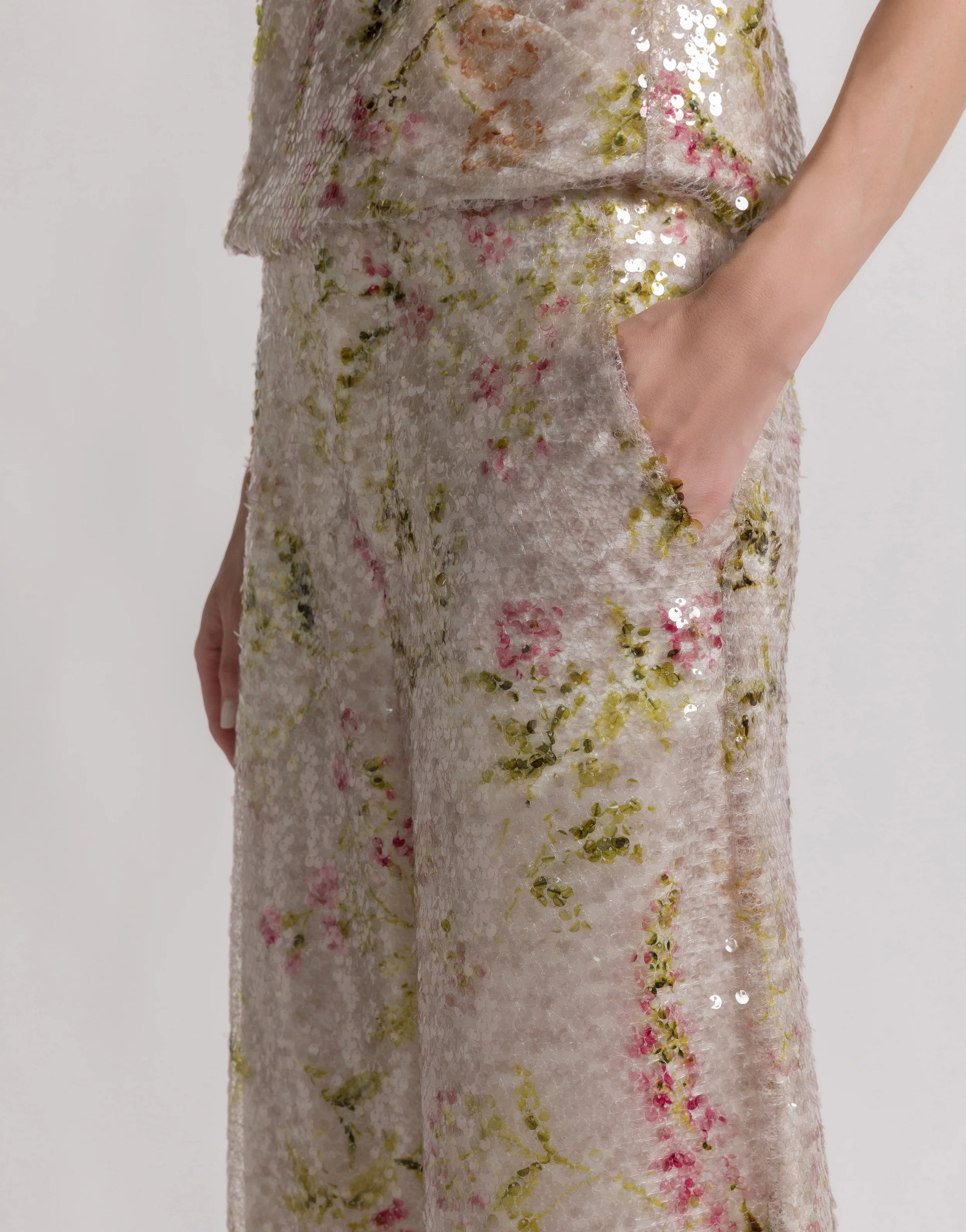 Pantaloni con paillettes a stampa floreale - Image 4