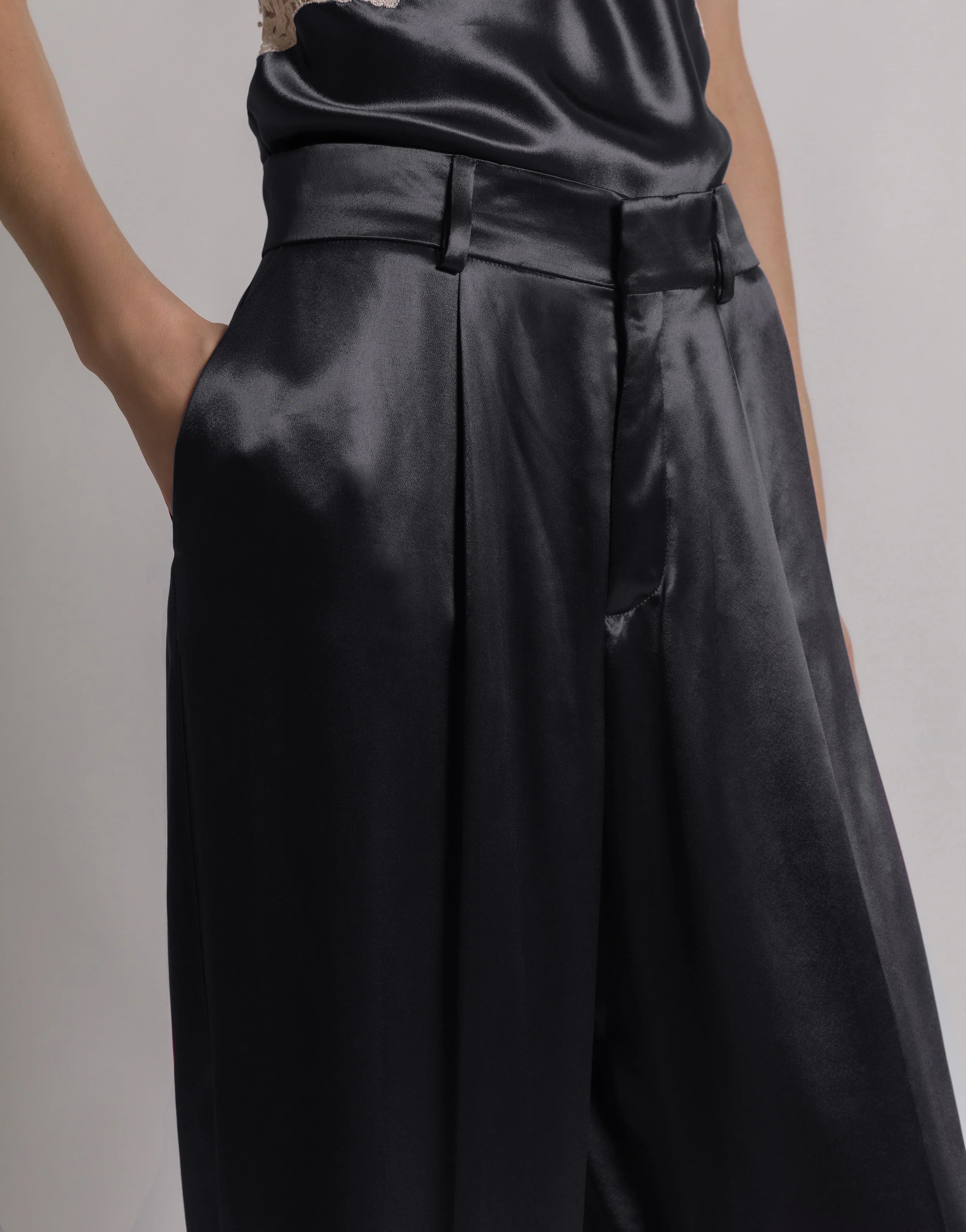 Pantaloni in raso lucido - Image 4