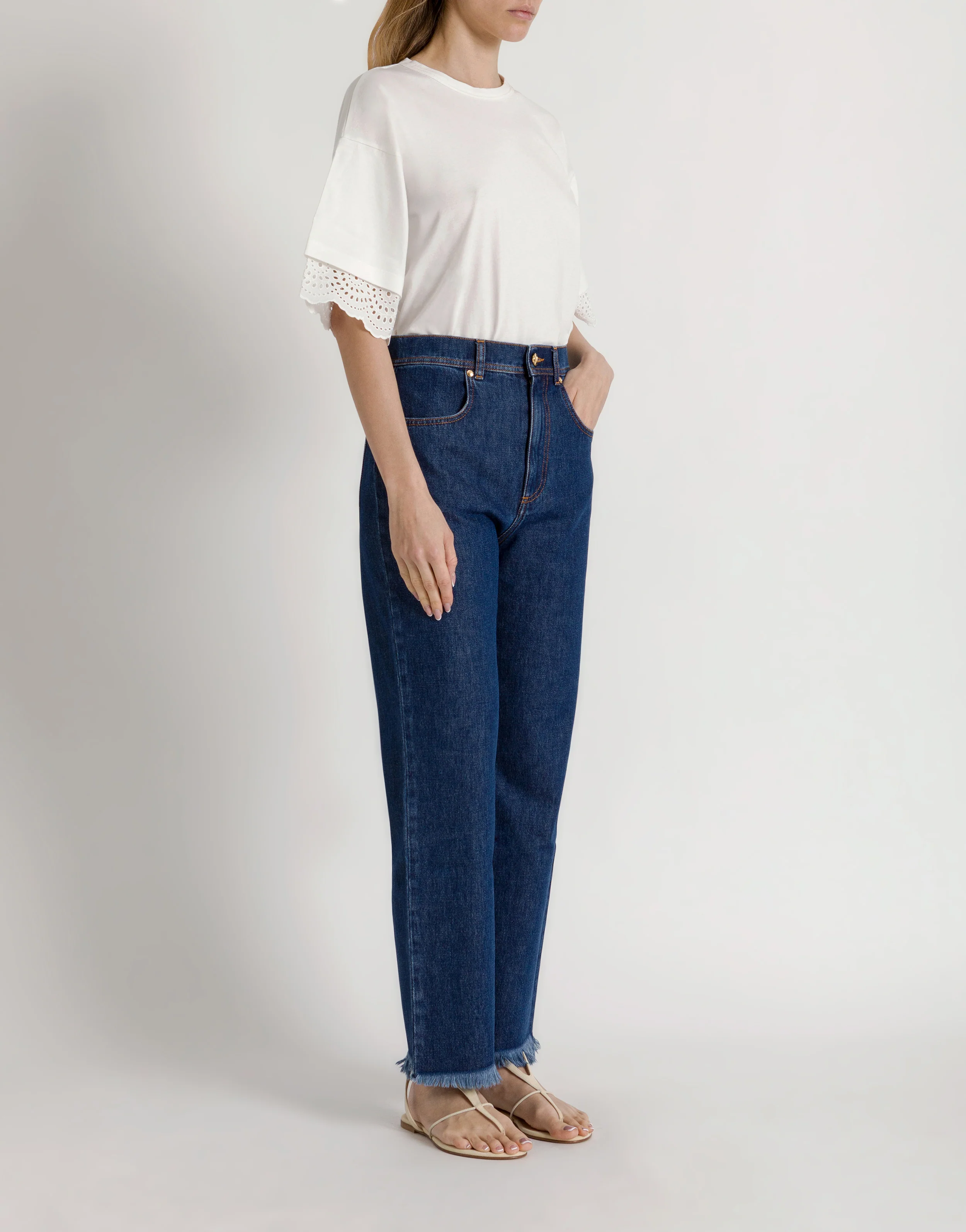 T-shirt con maniche in pizzo San Gallo - Image 2