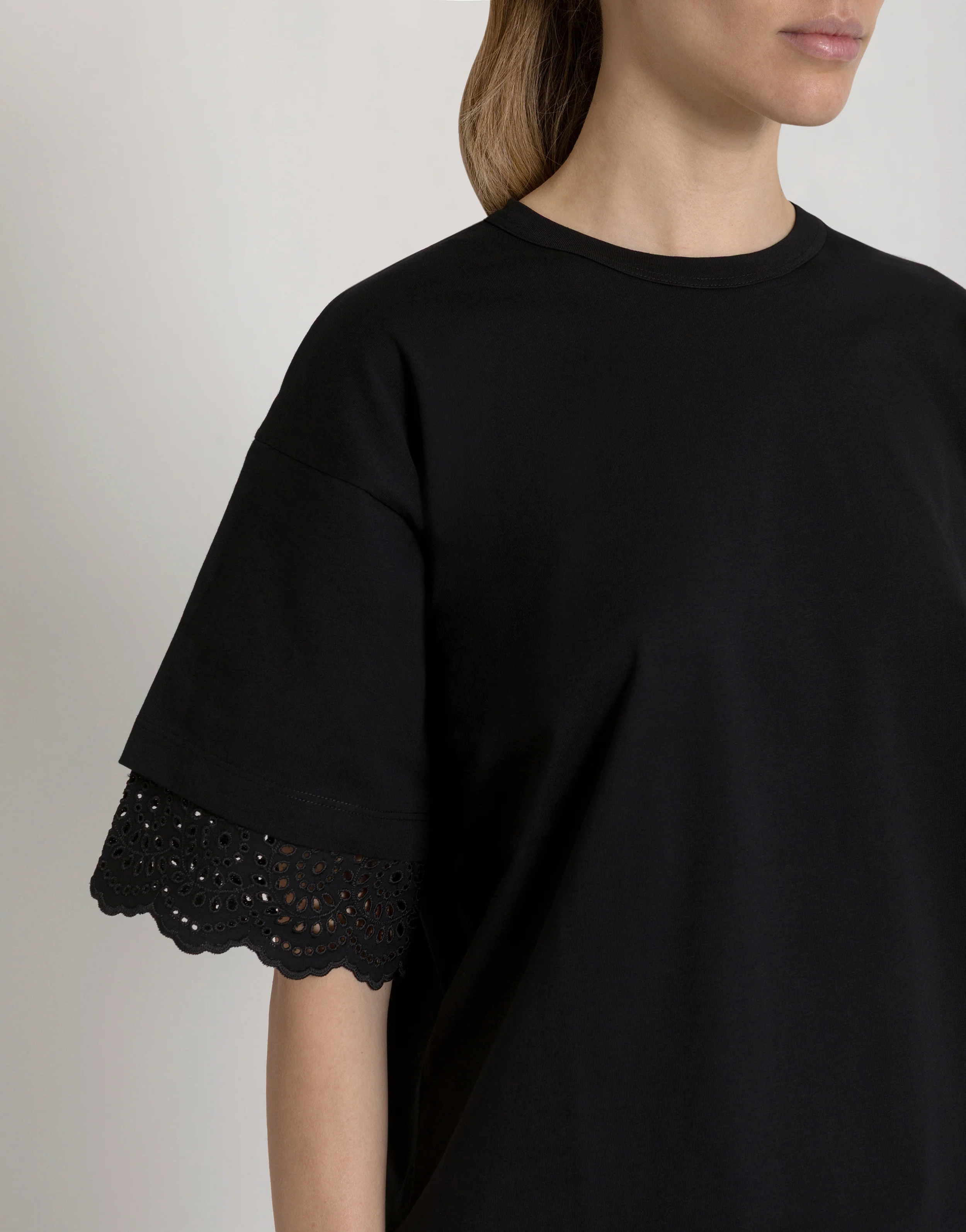 T-shirt con maniche in pizzo San Gallo - Image 4